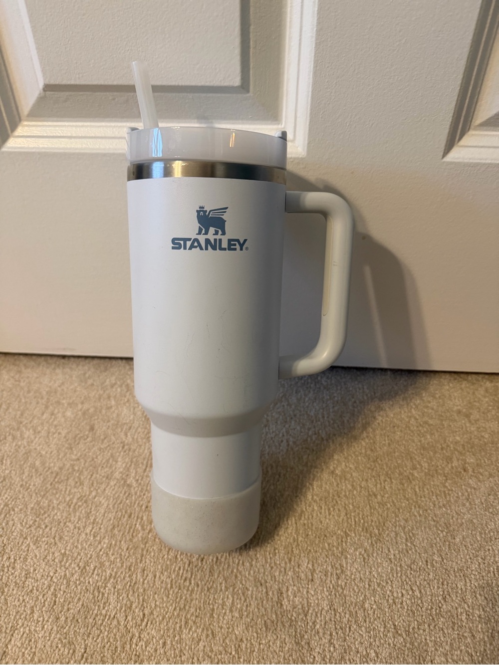 Stanley White Insulated Travel Tumbler with Handle and Straw - Picture 1 of 2